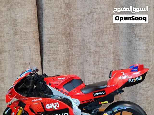 مجسم دراجة Ducati Desmosedici بمقياس 1:6 الاحترافي من شركة Maisto