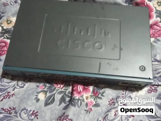 Cisco 2960 Series 8 Port Gigabit Switch سوتش سيسكو بحالة ممتازة