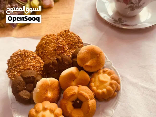 حلويات اليقين لتوزيع الحلويات