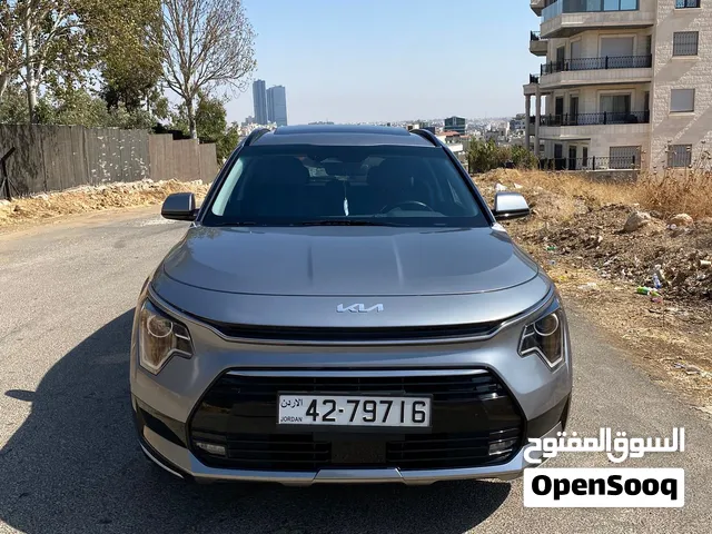 KIA niro 2023 fully loaded فل كامل بحالة الوكالة البيع بسبب السفر