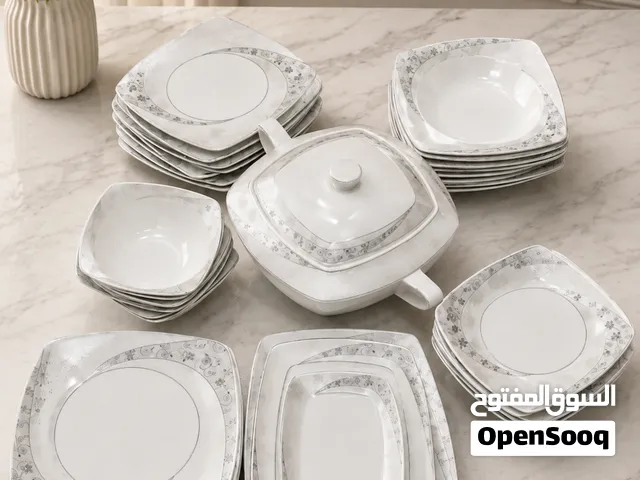 طقم صيني مكون من 80قطعه