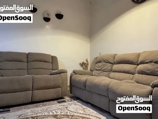 طقمين كراسي (16 شخص ) بحالة جداً ممتازة