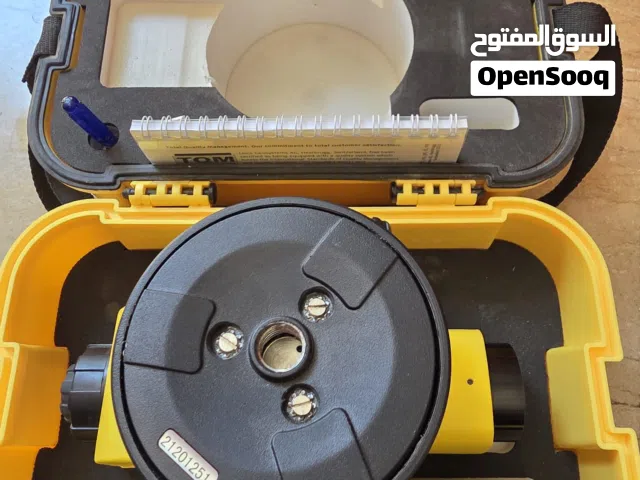 معدات مساحه، توتال ستيشن عدد  2 للبيع بسعر مغري. استخدام فقط 6 اشهر