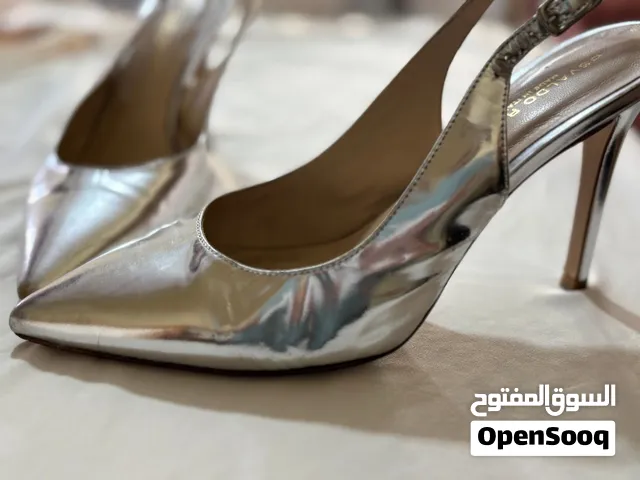 حذاء كعب فضي ميتاليك ماركة OSVALDO ROSSI (Vero Cuoio) - للبيع بحالته