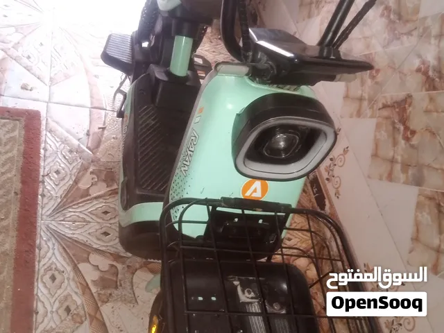 دراجة شحن للبيع شغاله ناقصها فقط شاحنه