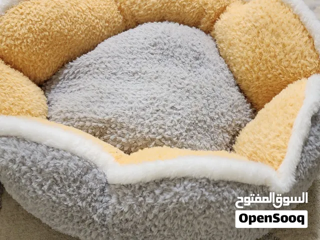 سرير قطة جديد غير مستخدم مع لعبة