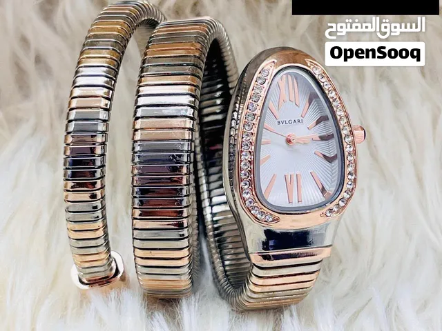 This striking Bvlgari Serpenti Tubogas timepiece is a masterpiece of glamour and fluid design. Inspi