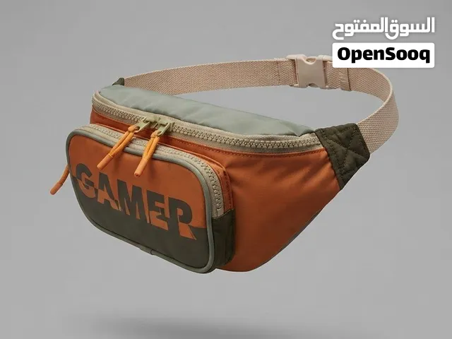 شنطة خصر GAMER برتقالية وبيج، جديدة وخفيفة للاستخدام اليومي. بسعر 30 دينار اردني