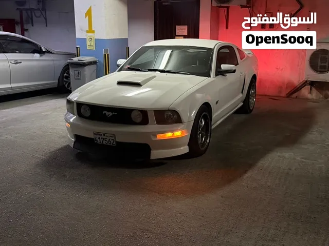 موستنق 2006 اوتوماتيك ابيض نظيف white 2006 v8 mustang auto transmission