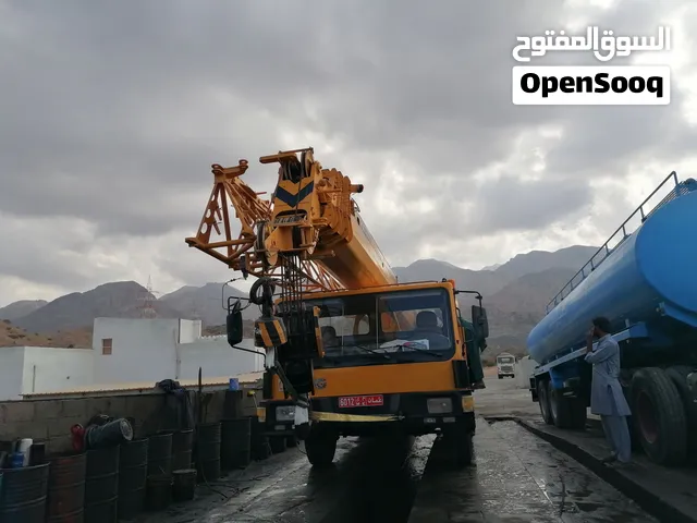 25 Ton cranes for rent