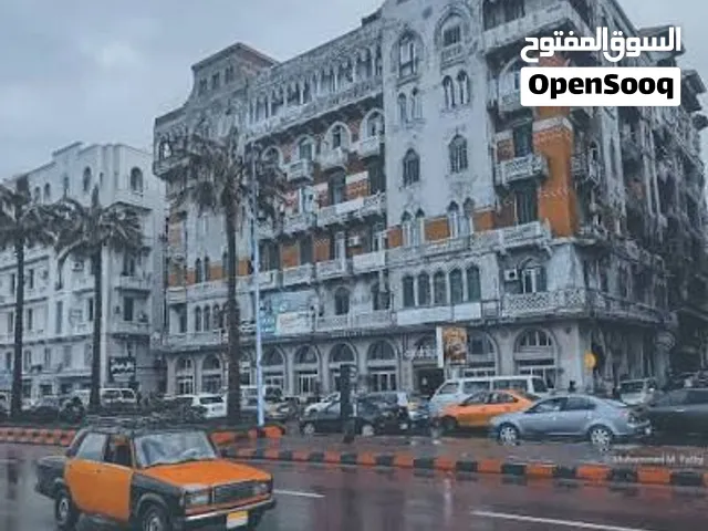 فرصة استثمارية مميزة  في قلب محطة الرمل – الإسكندرية - محلين للبيع