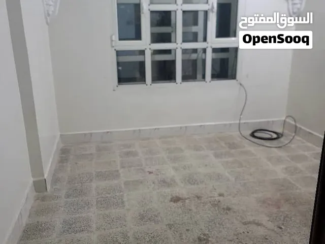 شقه عزابي وشقق عوايل باي مكان يوجد لدي