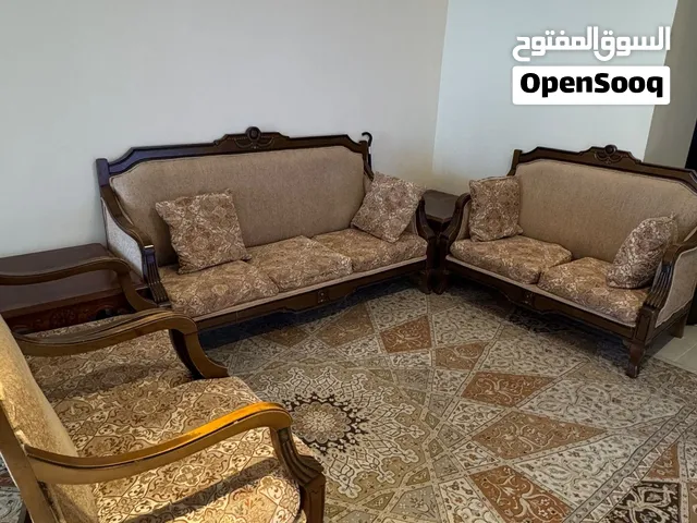 طقم كنب كلاسيكي فاخر للبيع
