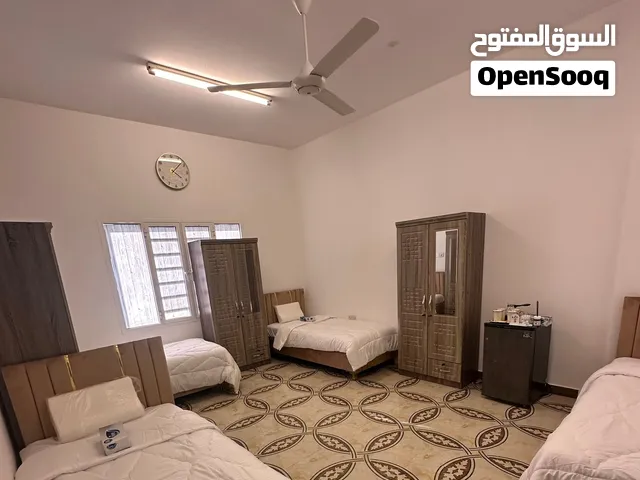 غرفة مشتركة فاخرة بالمعبيلة الثامنة للعمانيين بنظام التاجير بالسرير