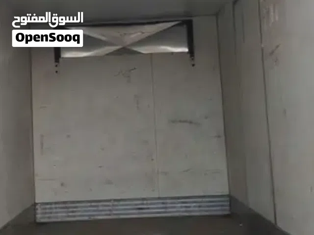 ثلاجة تبريد وتجميد بها غرفتين صغيرة و كبيرة