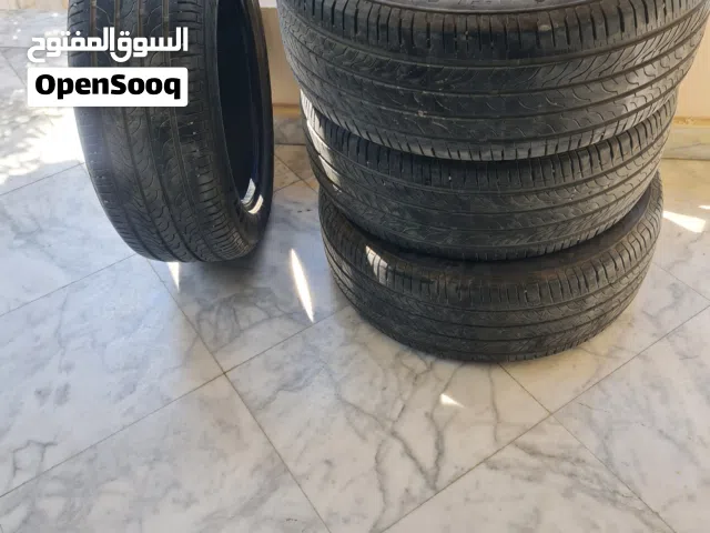 طقم 4 فرده كاوتش بحاله اكثر من ممتازه