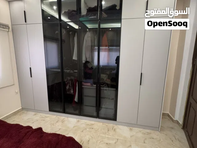 افضل عروض على خزائن حائط تفصيل حسب الطلب يبداء سعر المتر المربع ب50 دينار بأعلى المواصفات والجوده