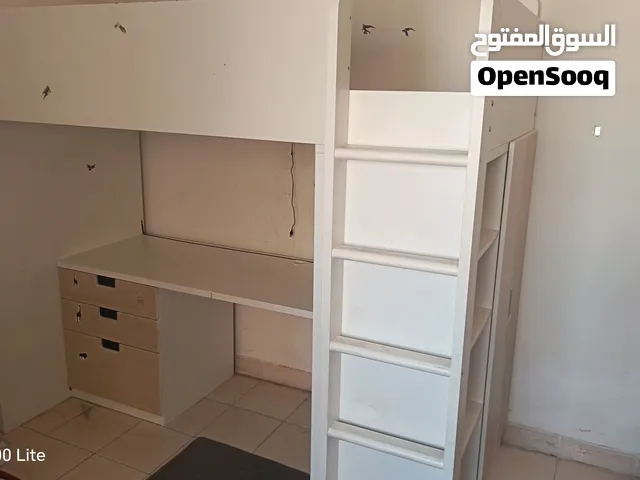 للبيع سرير مع طاولة للدراسة دورين مع تخزين ملابس