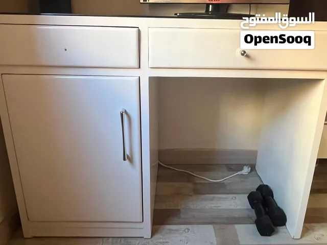مكتب للدراسة للبيع كالجديد