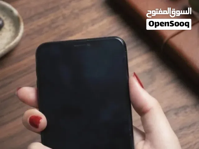 ايفون 11برو ماكس مساحه 64 ذاكره 76 ما مبدل بي ايشي  ويا شاحنتين وراسيه بسعر 300