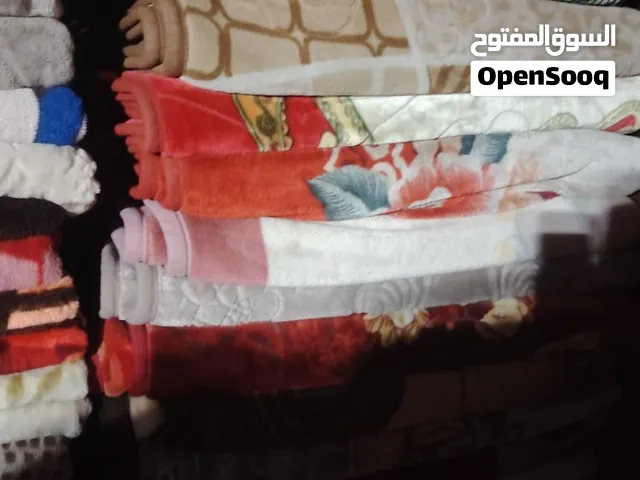 بطانيات مستعملة وارد السعودية بحالة جيدة