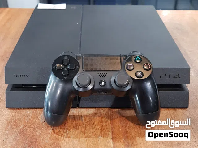 PlayStation 4 version 11.56 500G 2 manettes et caméra PS