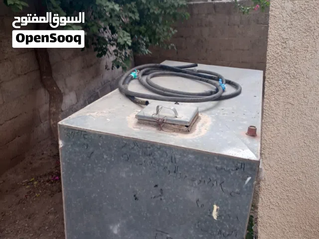 خزان  للبيع غير. صالح للاستخدام المنزلي ولكن يمكن عمل فيه عربيه متنقل مذحل من الداخل