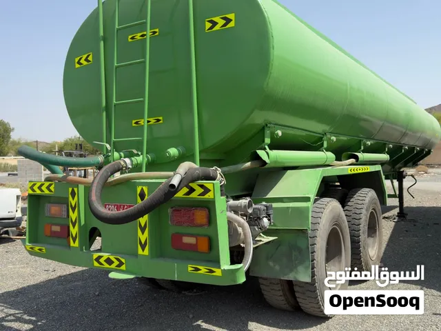 مقطورة صهريج 10 الف جالون جاهز للبيع. لنقل مياة غير صالحة للشرب مع وجود ماطور