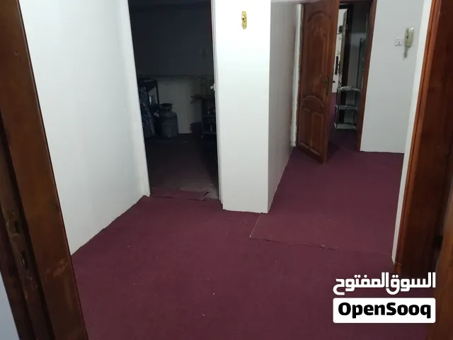 شقه مفروش تحتوي على الكثير من الخدمات