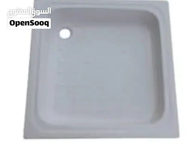 حوض استحمام ارضي اوروبي / ايطالي المشأ بالكرتونه مازال جديد لون سكني قياس 80سم ×80سم