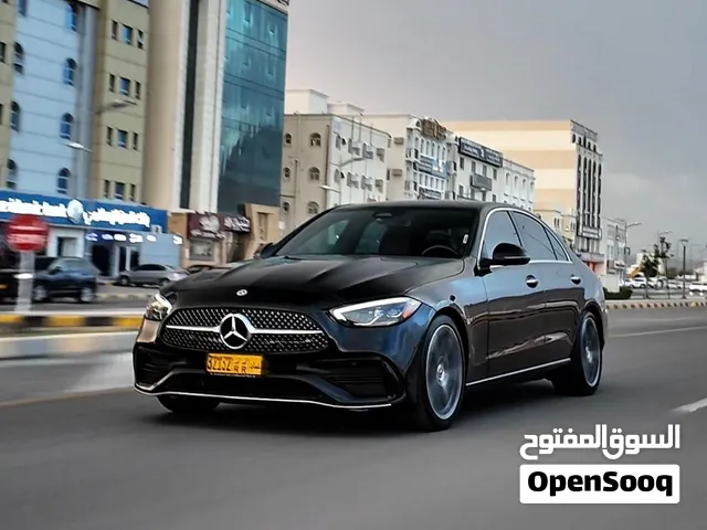 مرسيدس بنز الفئة-C 300موديل 2022 بحالة ممتازة مع تقنيات حديثة
