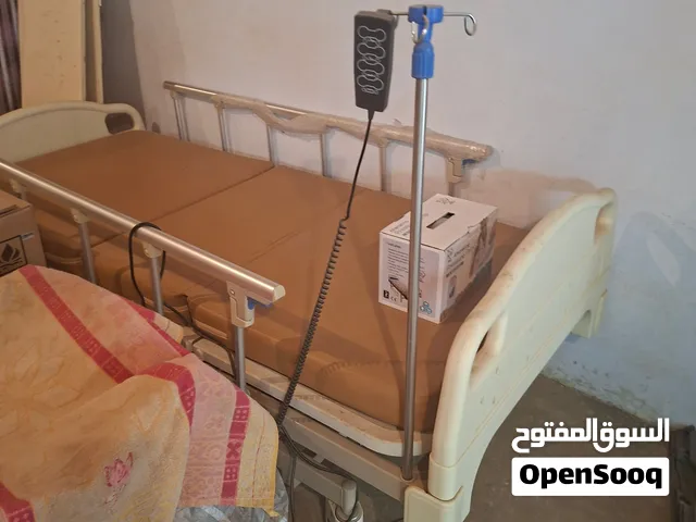 سرير طبي جديد لم يستخدم