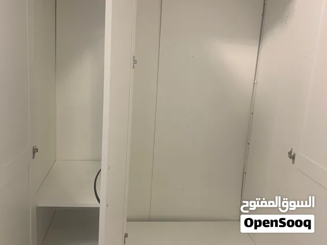 خزنة ملابس من ايكيا للبيع