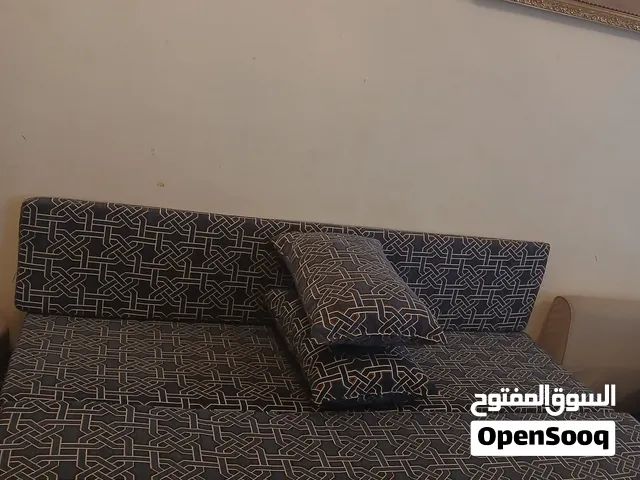 جلسه ارضيه فخمه كاامله تنفع حق ديوانيه وحق كراسي حديد
