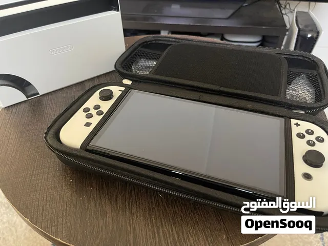 للبيع Nintendo Switch Oled (شبه جديد)