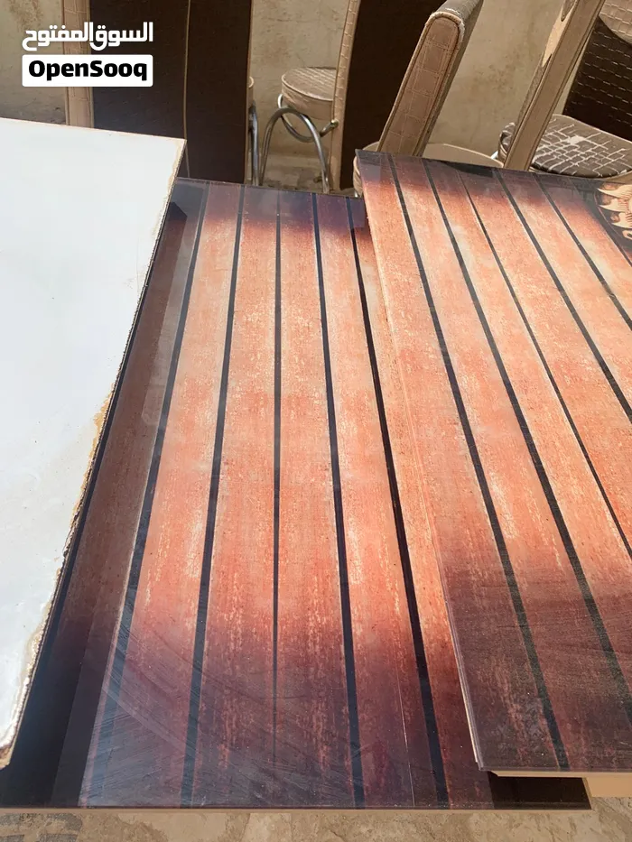 طاولة زجاج قابلة للطي