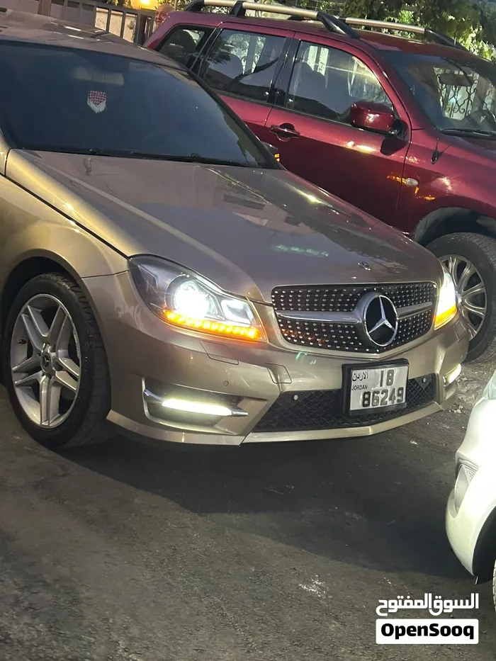 MERCEDES BENZ C200