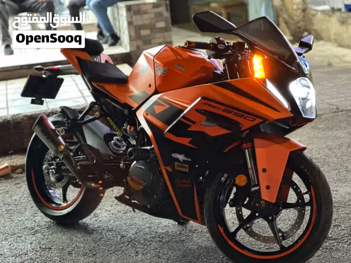 KTM RC 390 2022 250 - 499 cc