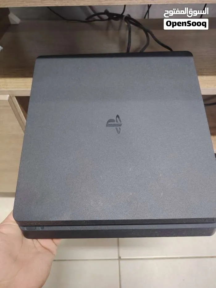 Playstation 4 slim