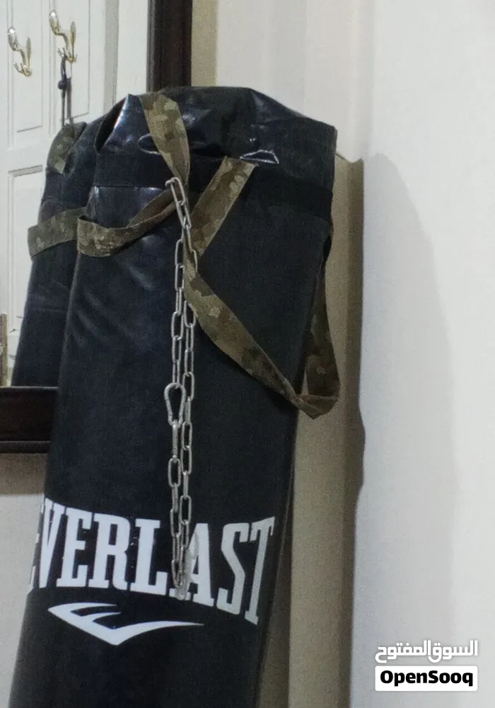 كيس ملاكمة ⁦⁦Everlast⁩⁩ احترافي للبيع