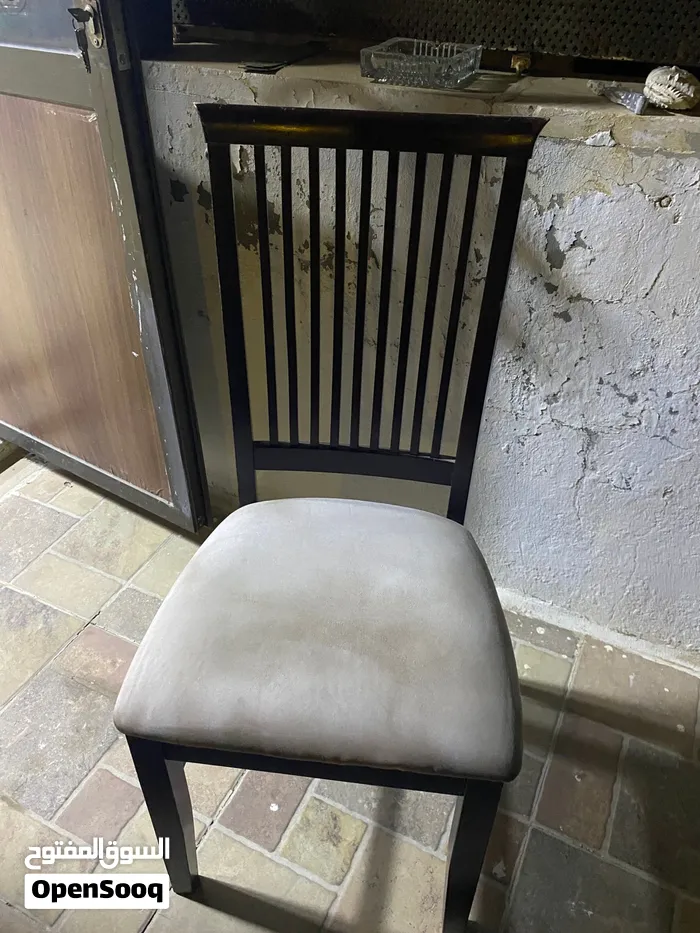 طاولة سفرة مع ⁦⁦4⁩⁩ كراسي